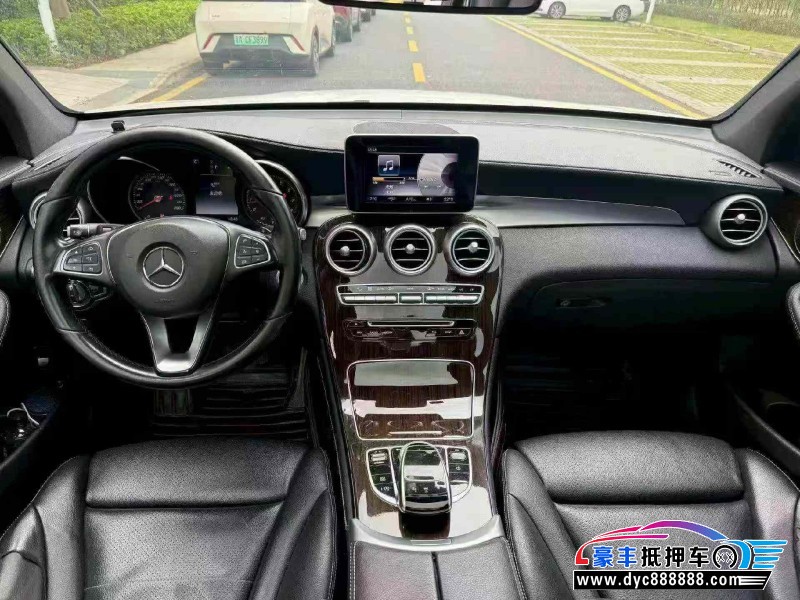 19年奔驰GLC轿车抵押车出售