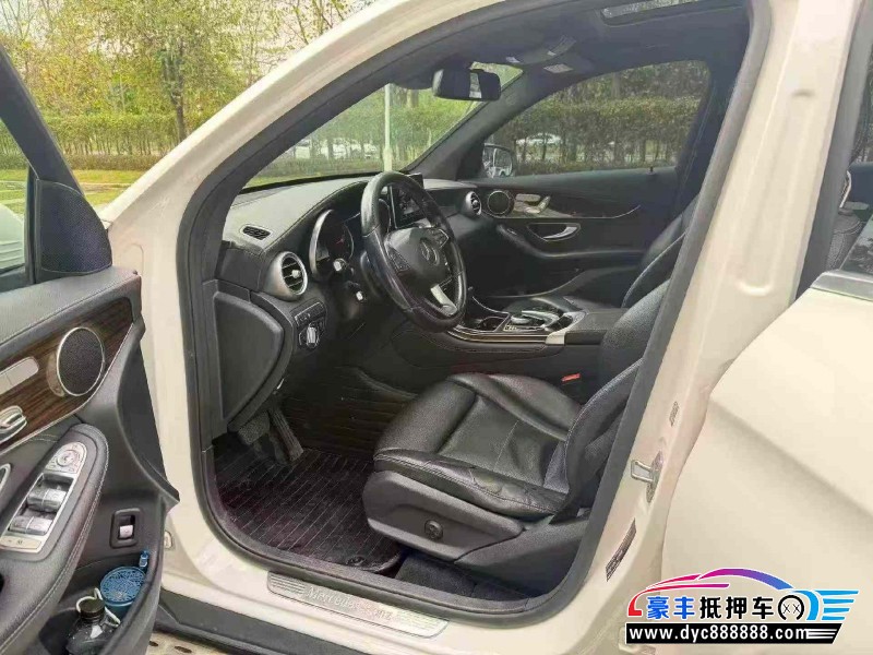 19年奔驰GLC轿车抵押车出售