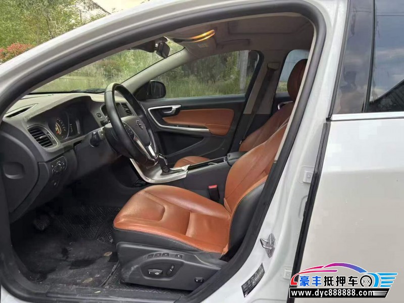 19年沃尔沃S60轿车抵押车出售