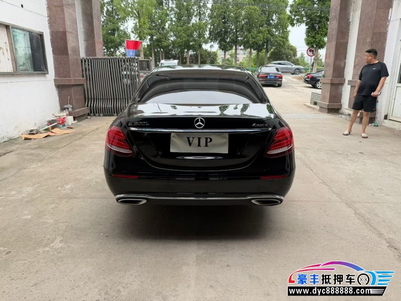 20年奔驰E轿车抵押车出售