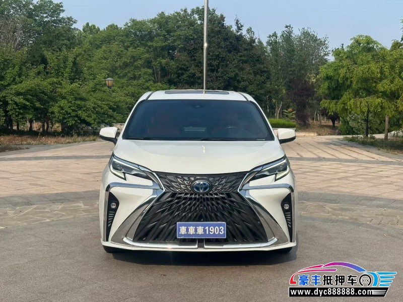 抵押车出售23年丰田塞纳MPV