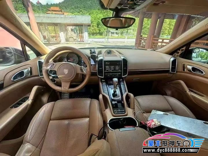 14年保时捷卡宴轿车抵押车出售