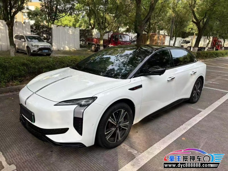 25年红旗EH7轿车抵押车出售