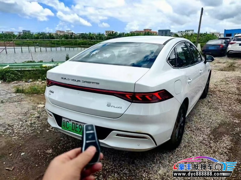 25年比亚迪秦轿车抵押车出售