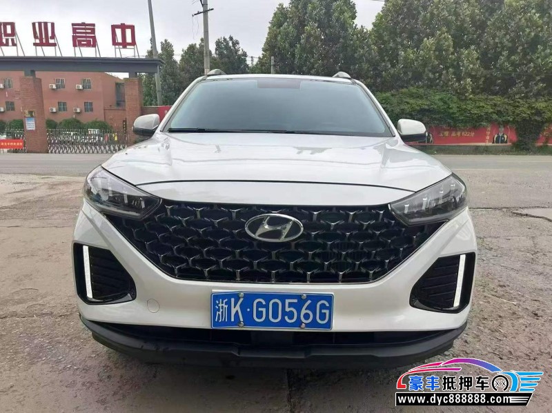 抵押车出售23年现代ix35轿车