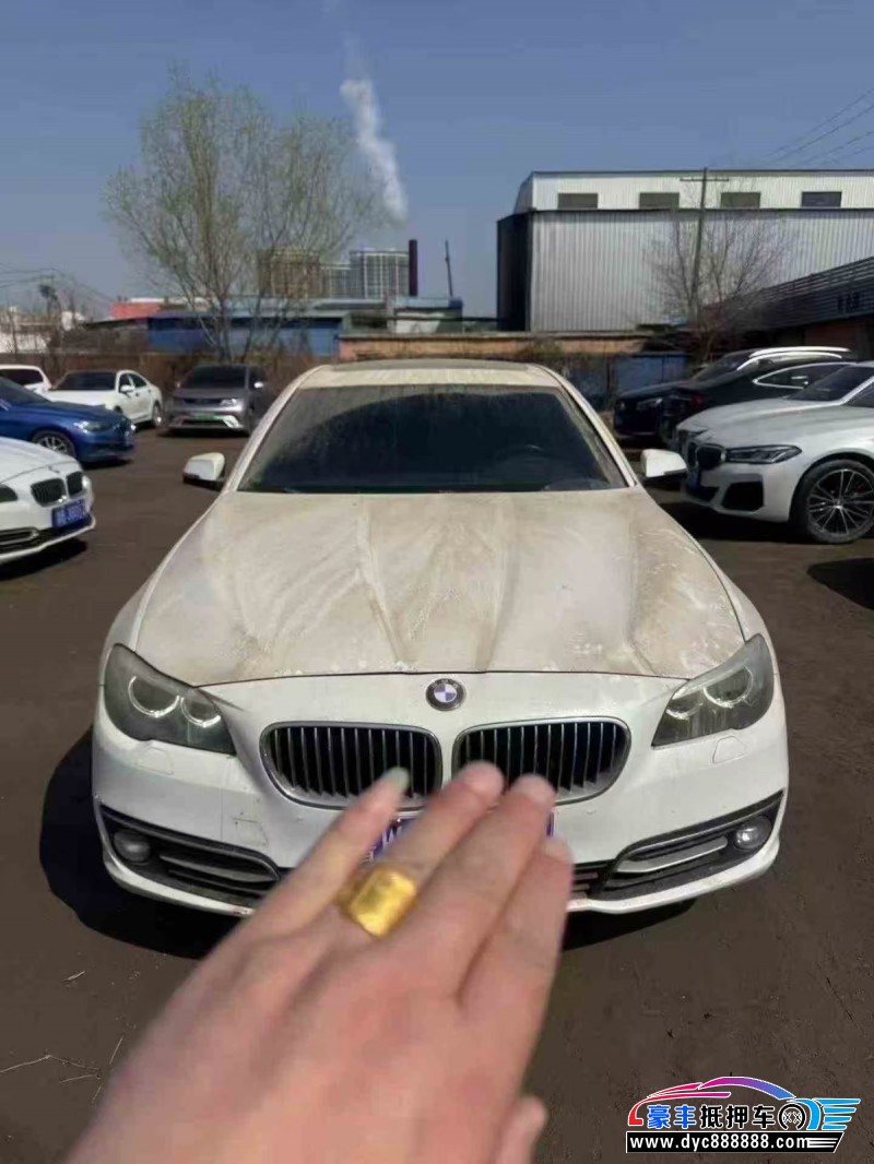抵押车出售15年宝马5系轿车