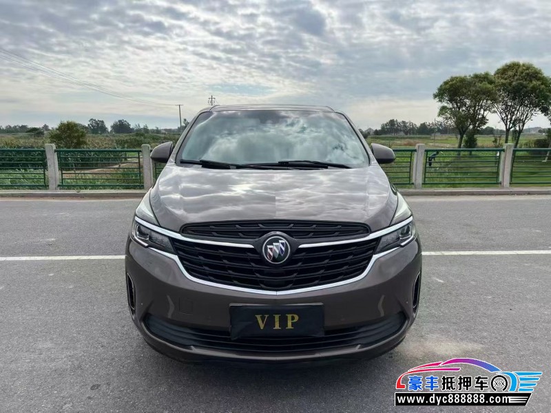 抵押车出售21年别克GL8轿车