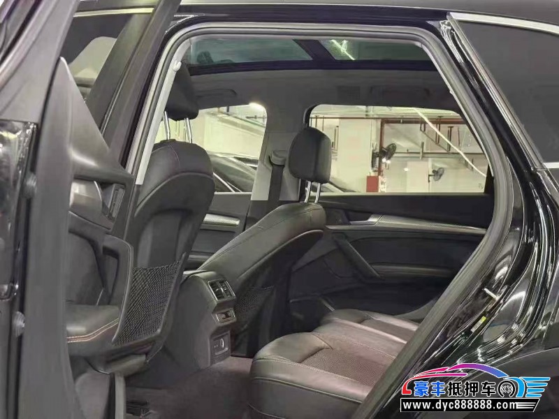 19年奥迪Q5轿车抵押车出售