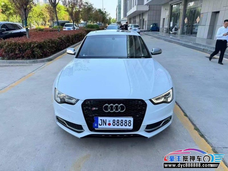 抵押车出售17年奥迪S5轿车