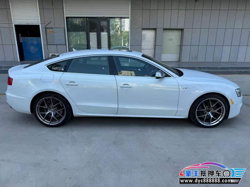 17年奥迪S5轿车抵押车出售