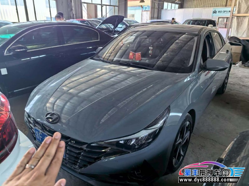 抵押车出售23年现代伊兰特轿车