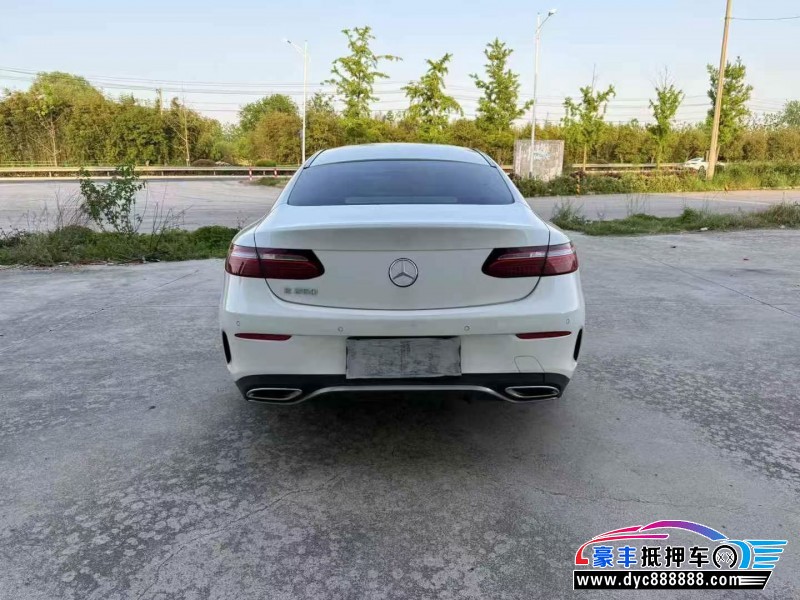 22年奔驰E轿车抵押车出售