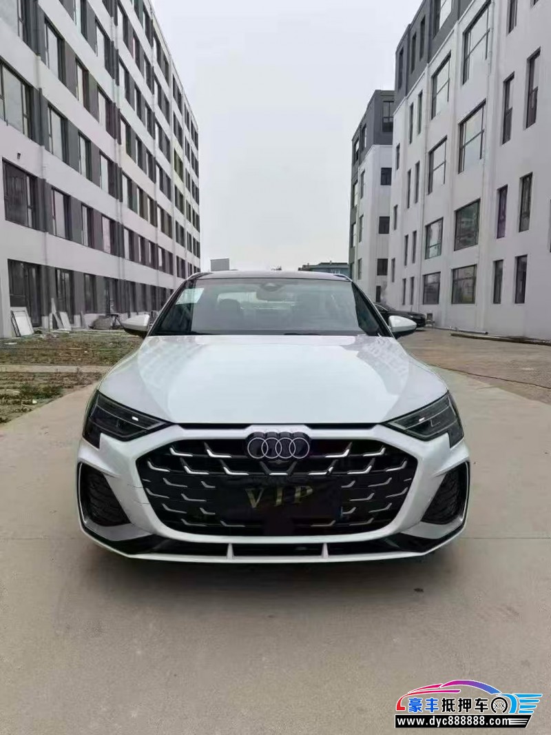抵押车出售25年奥迪A3轿车