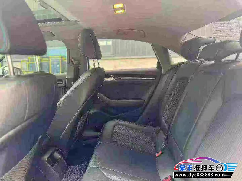 19年奥迪A3轿车抵押车出售