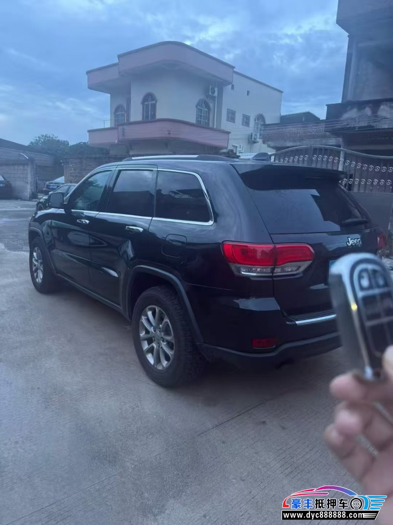 16年Jeep大切诺基轿车抵押车出售