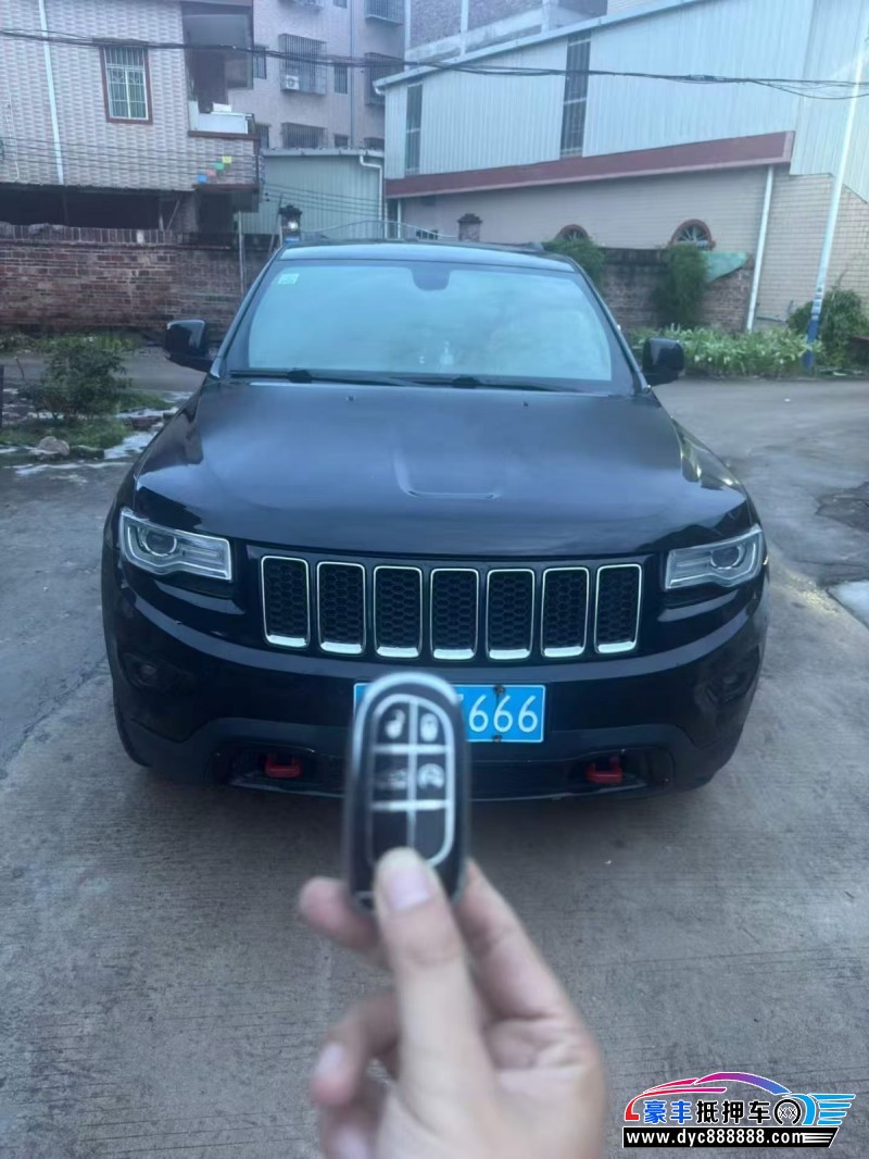 16年Jeep大切诺基轿车抵押车出售