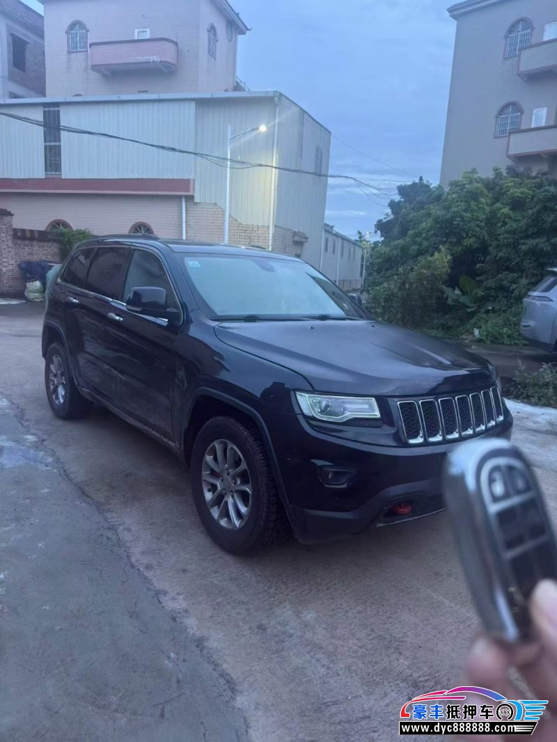 16年Jeep大切诺基轿车抵押车出售