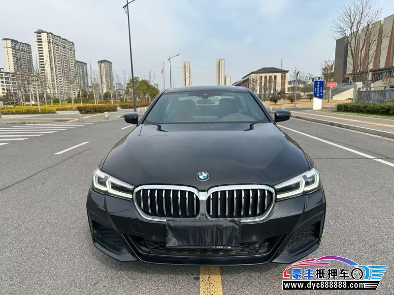 抵押车出售21年宝马5系轿车