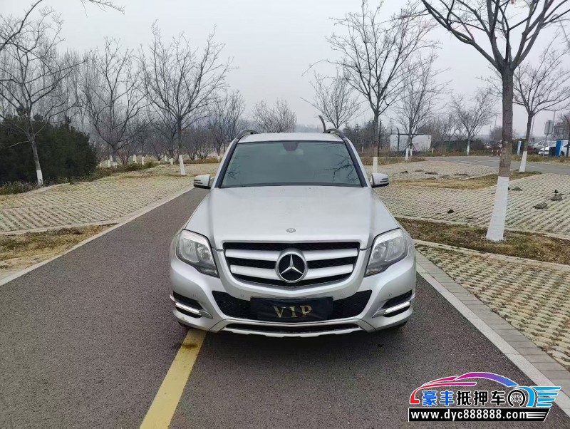 抵押车出售13年奔驰GLK轿车