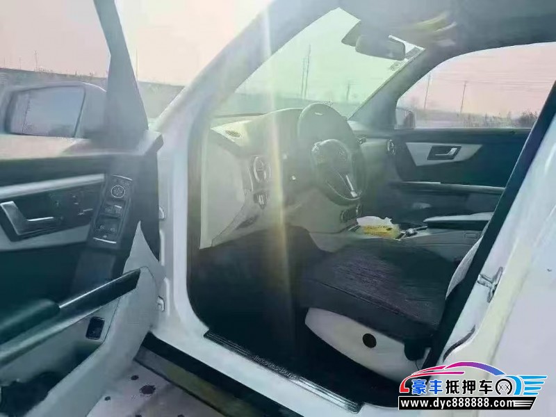 13年奔驰GLK轿车抵押车出售