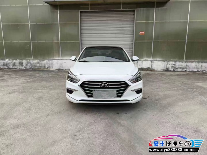 抵押车出售20年现代名图轿车