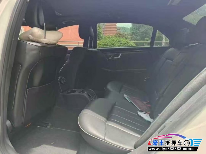 16年奔驰E轿车抵押车出售