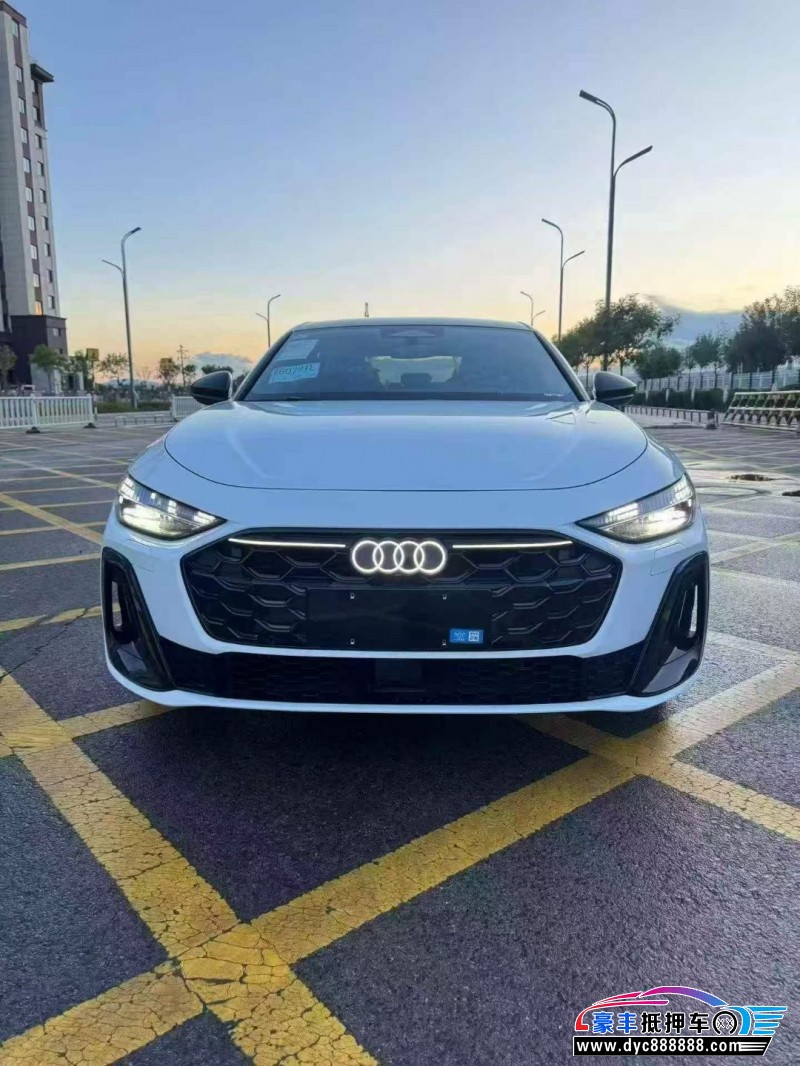 抵押车出售26年奥迪A5轿车