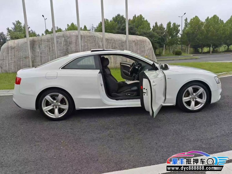 18年奥迪A5轿车抵押车出售