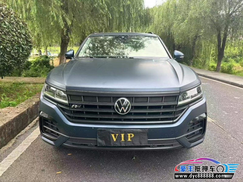 抵押车出售21年大众途锐轿车