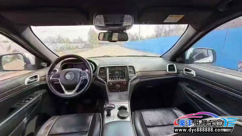 17年Jeep大切诺基轿车抵押车出售