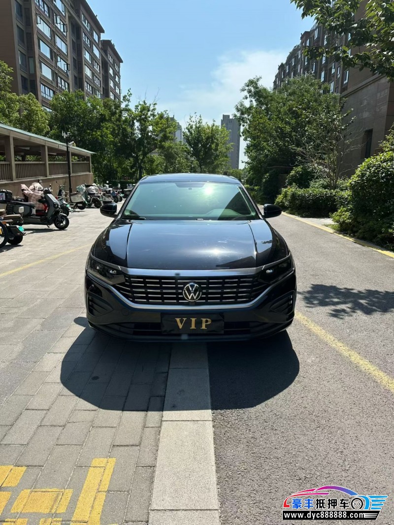抵押车出售24年大众帕萨特轿车
