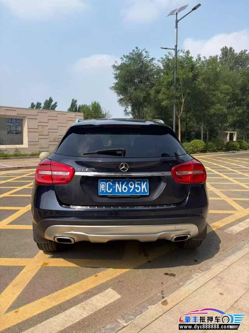 15年奔驰GLA轿车抵押车出售