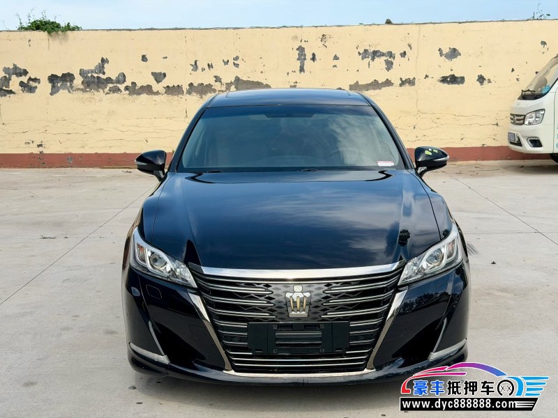 抵押车出售18年丰田皇冠轿车