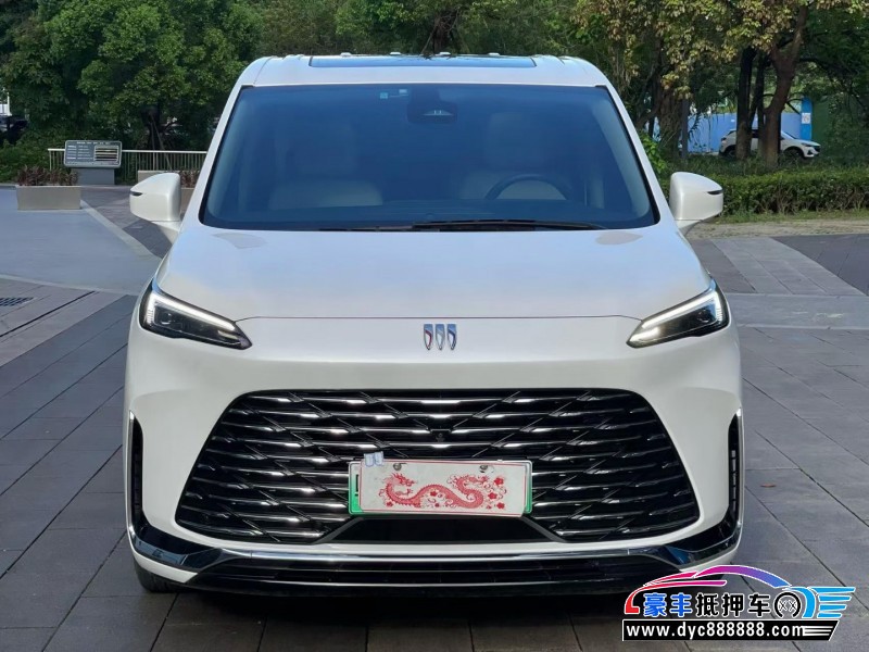 抵押车出售25年别克GL8轿车