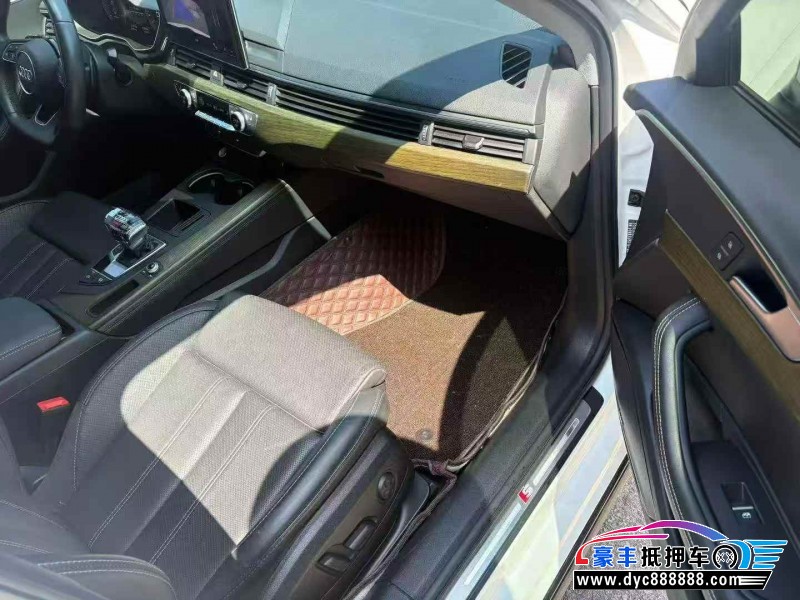 23年奥迪A4L轿车抵押车出售
