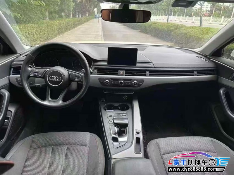 18年奥迪A4L轿车抵押车出售