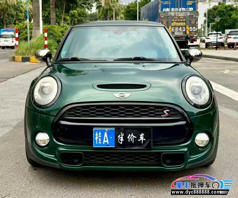 抵押车出售17年宝马MINI轿车