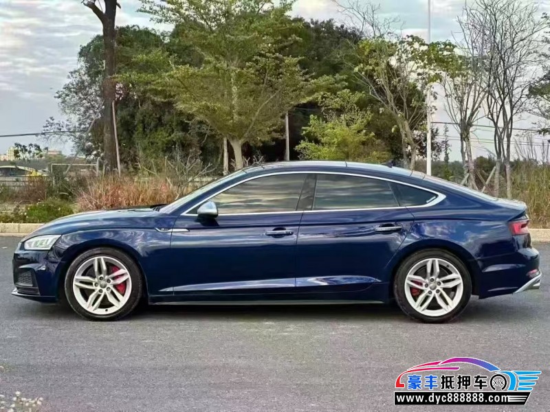 19年奥迪A5轿车抵押车出售
