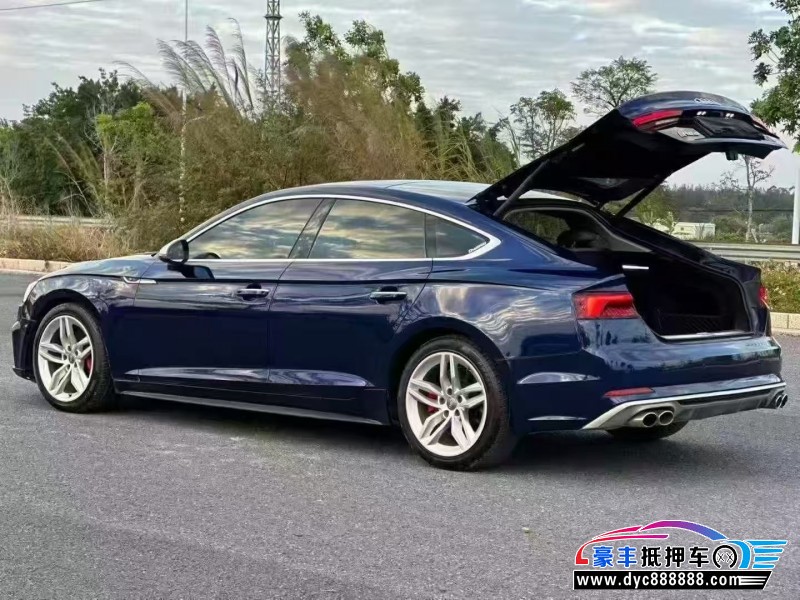 19年奥迪A5轿车抵押车出售