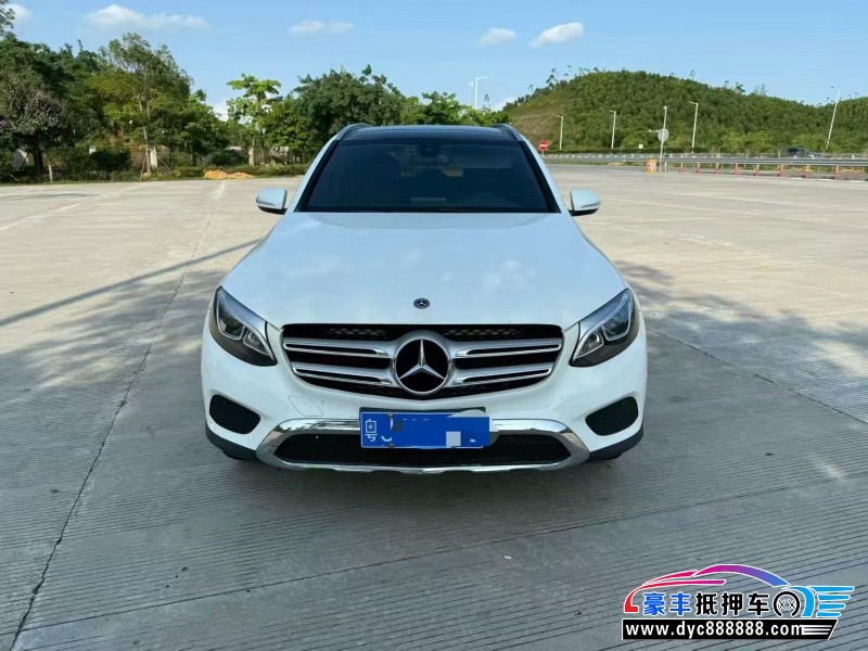 抵押车出售17年奔驰GLC轿车