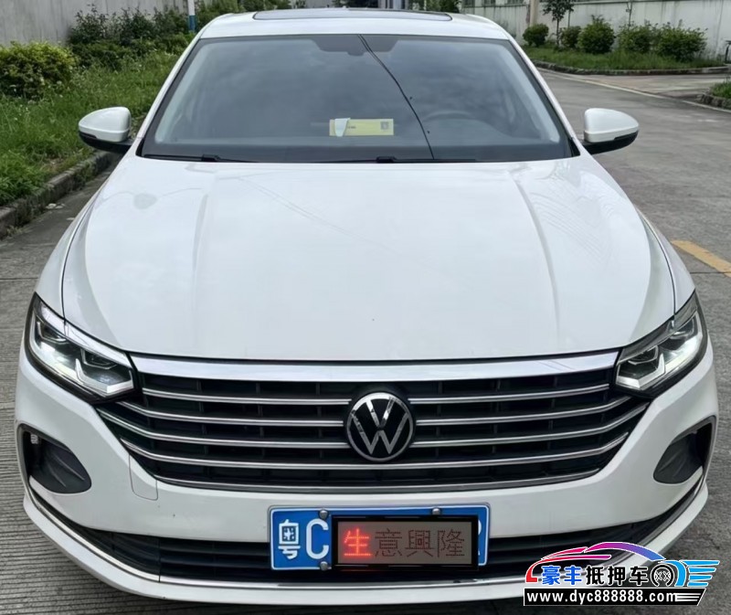 抵押车出售22年大众朗逸轿车