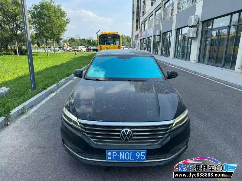 抵押车出售21年大众朗逸轿车