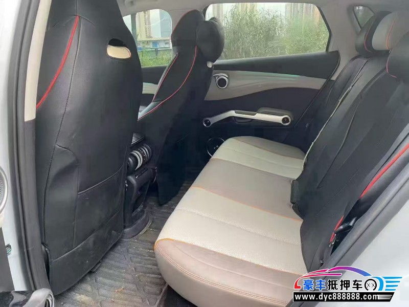 25年比亚迪元轿车抵押车出售