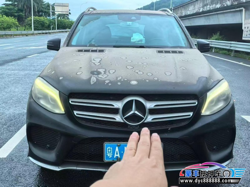 16年奔驰GLE轿车抵押车出售