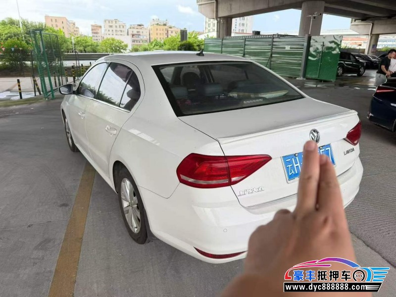 17年大众朗逸轿车抵押车出售