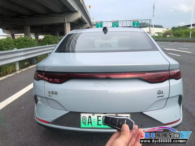 25年比亚迪秦轿车抵押车出售