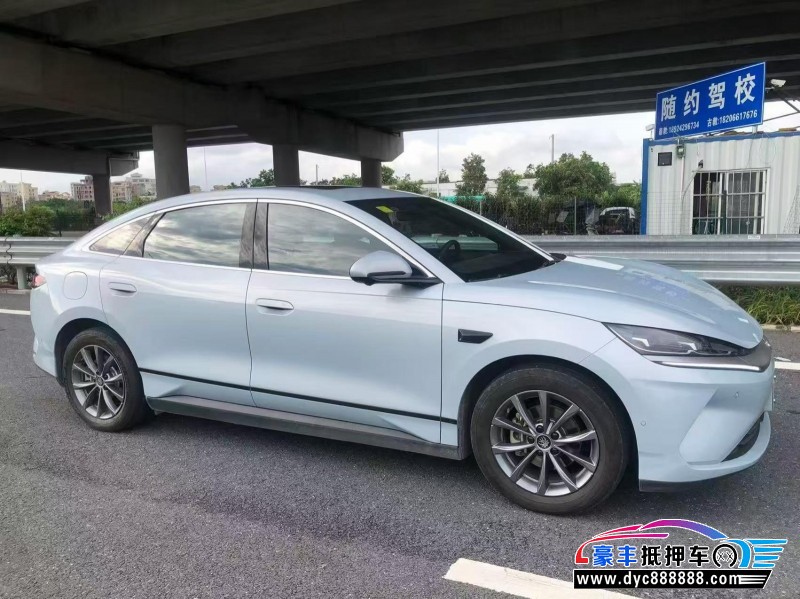 25年比亚迪秦轿车抵押车出售