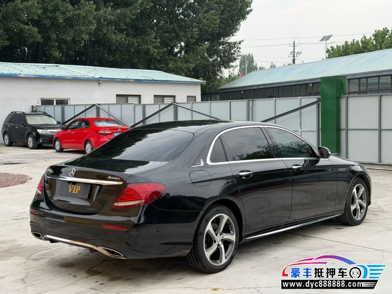 17年奔驰E轿车抵押车出售