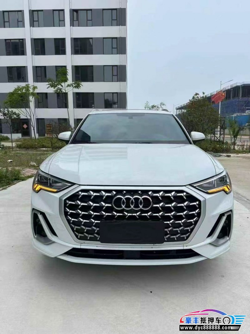 抵押车出售25年奥迪Q3轿车