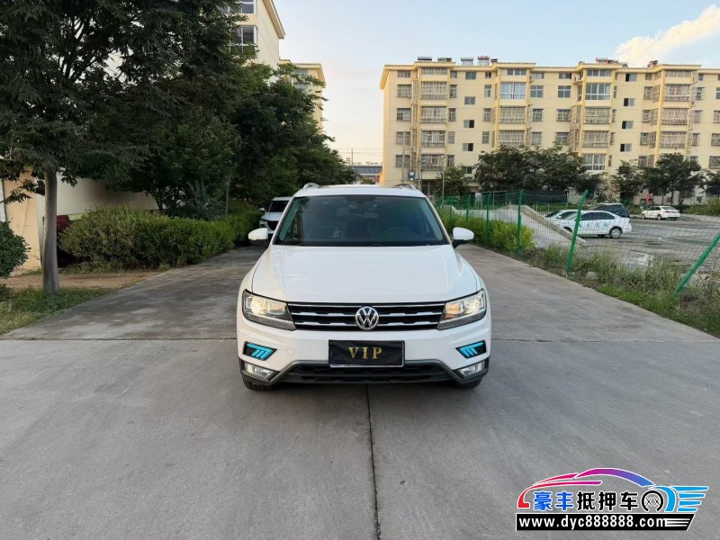 抵押车出售17年大众途观L轿车